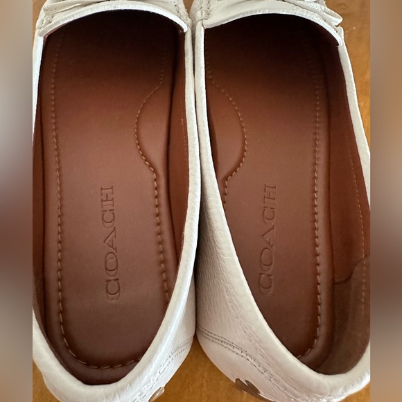 Coach Greenwich Leather Cream Loafers.-9 - Picture 6 of 10